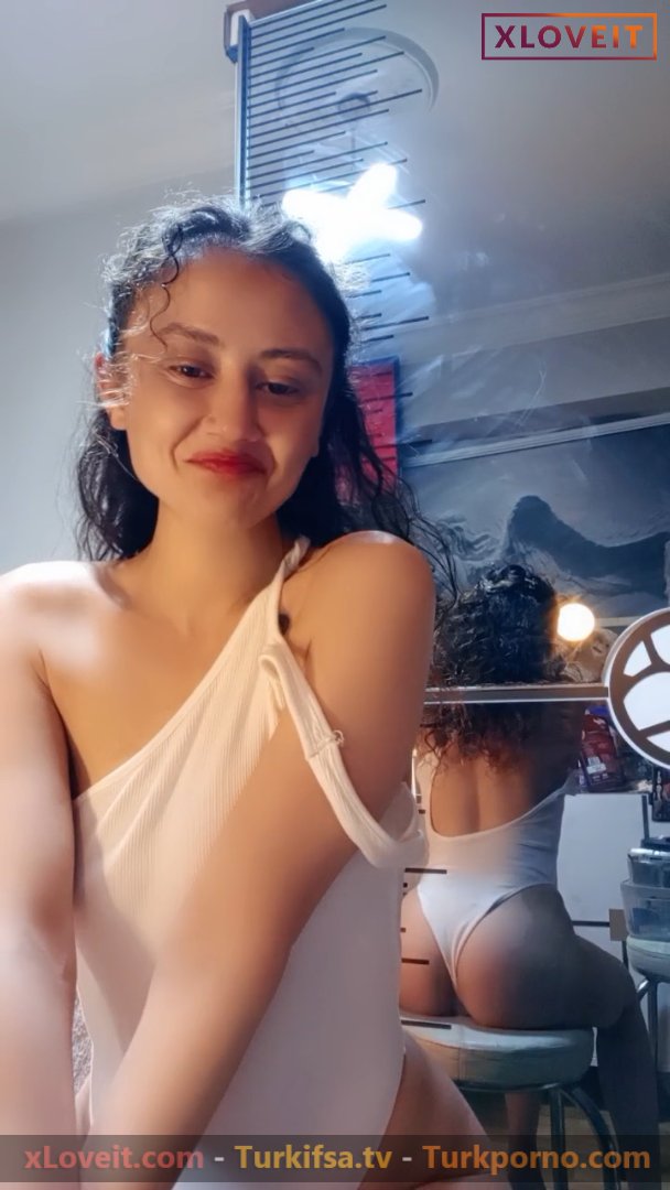 BigAss ifşa Seksi iç çamaşırlı canlı yayınını seyret