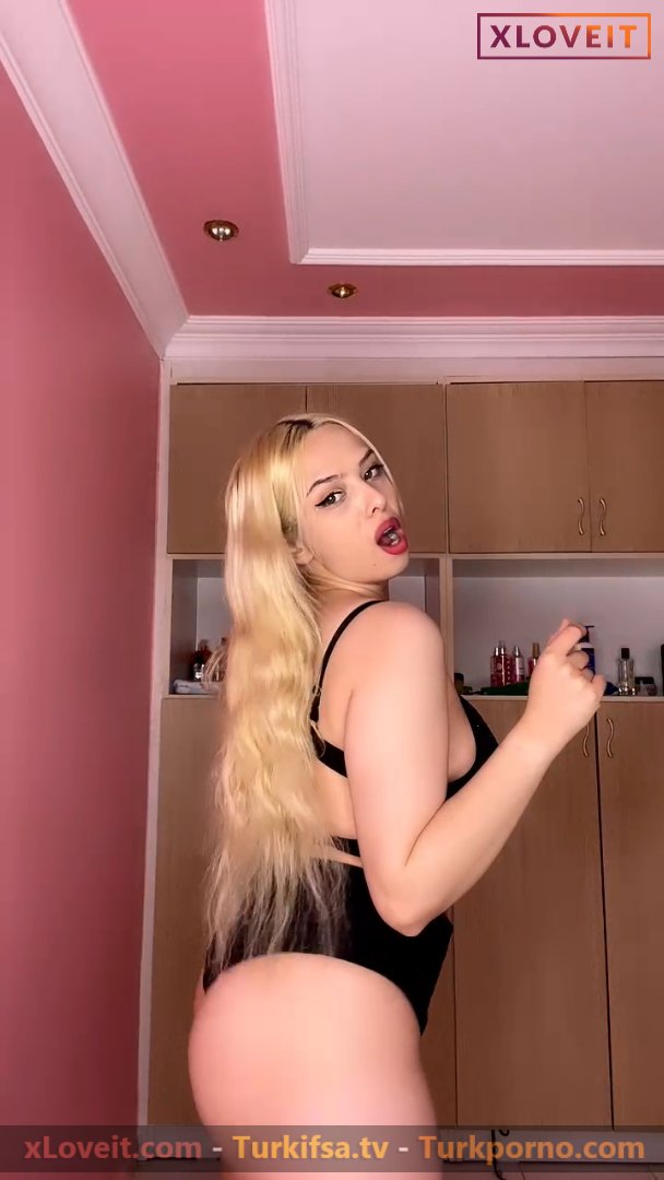 Nazdrovya ifşa HD iç çamaşırlı canlı yayınını seyret