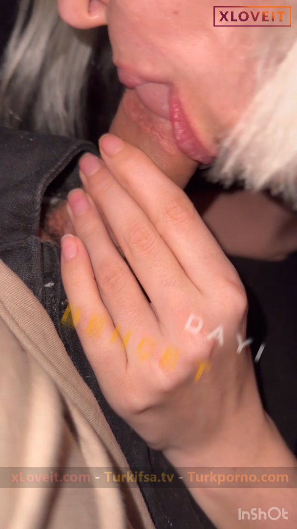 Neslihan Güneş Porno HD Arabada sakso çekti