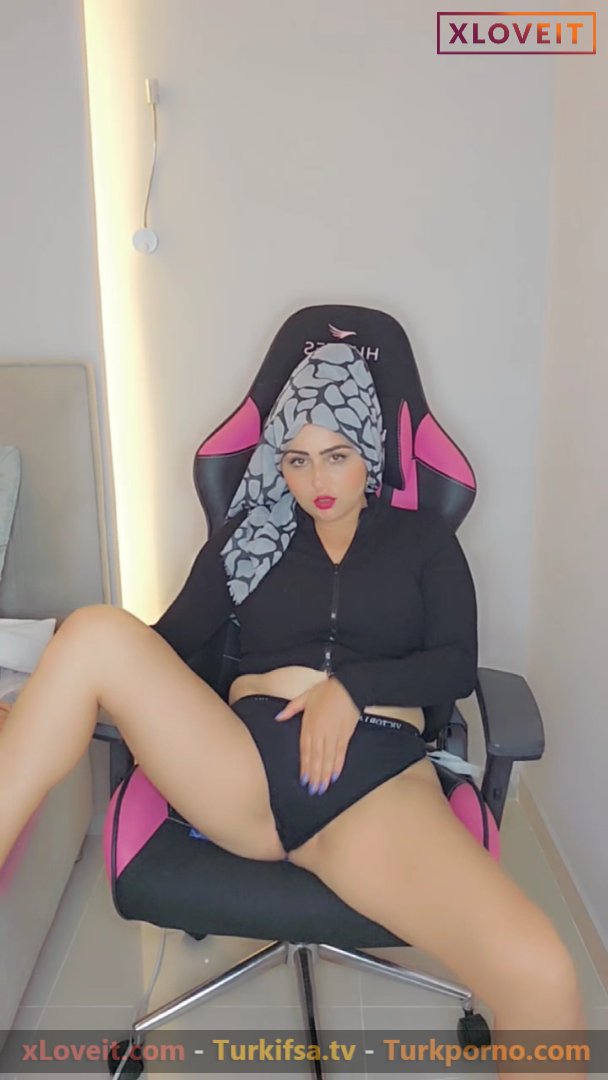 Zehra Olaycı ifşa Türbanlı yayıncı koltuğunda soyunup dildo sapladı